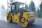 Noul compactor de asfalt Caterpillar CD54 de la Bergerat Monnoyeur Srl
