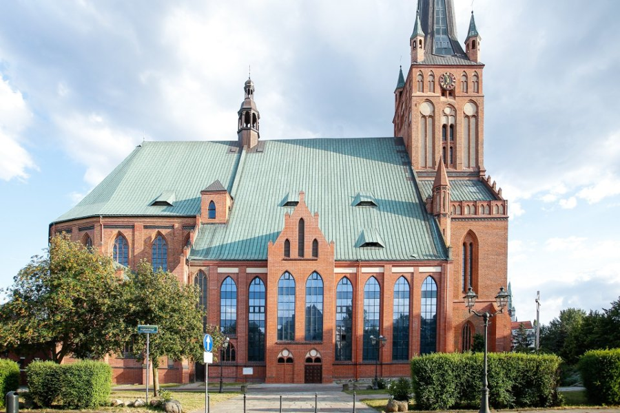 Sistemele de ferestre Aliplast la catedrala din Szczecin, Polonia