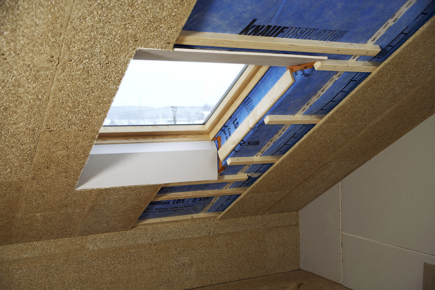 Afla de ce izolatia mansardei nu trebuie neglijata si ce avantaje aduce izolatia Knauf Insulation pentru intregul imobil