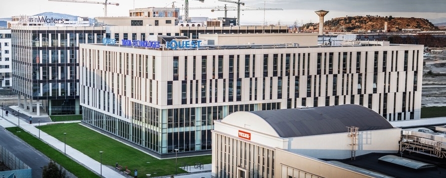 Alukönigstahl Romania furnizeaza pentru Coresi Business Campus  sisteme pentru ferestre si pereti cortina din aluminiu