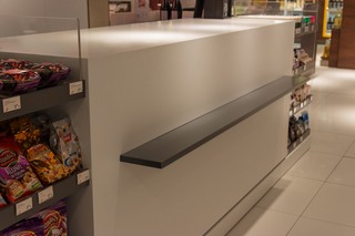 Atvangarde a fost selectata pentru realizarea mobilierului din magazinul Wine Express Shop din aeroportul international Henri Coanda