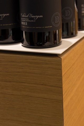 Atvangarde a fost selectata pentru realizarea mobilierului din magazinul Wine Express Shop din aeroportul international Henri Coanda