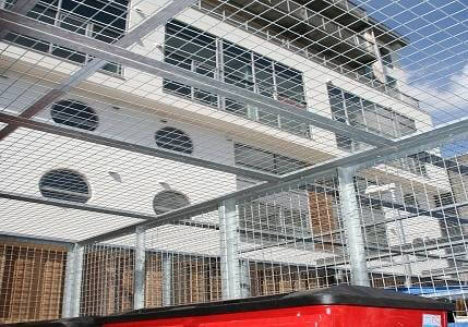 12 solutii TROAX de imbunatatire a sigurantei in depozite - Tavane transparente si ventilate TROAX