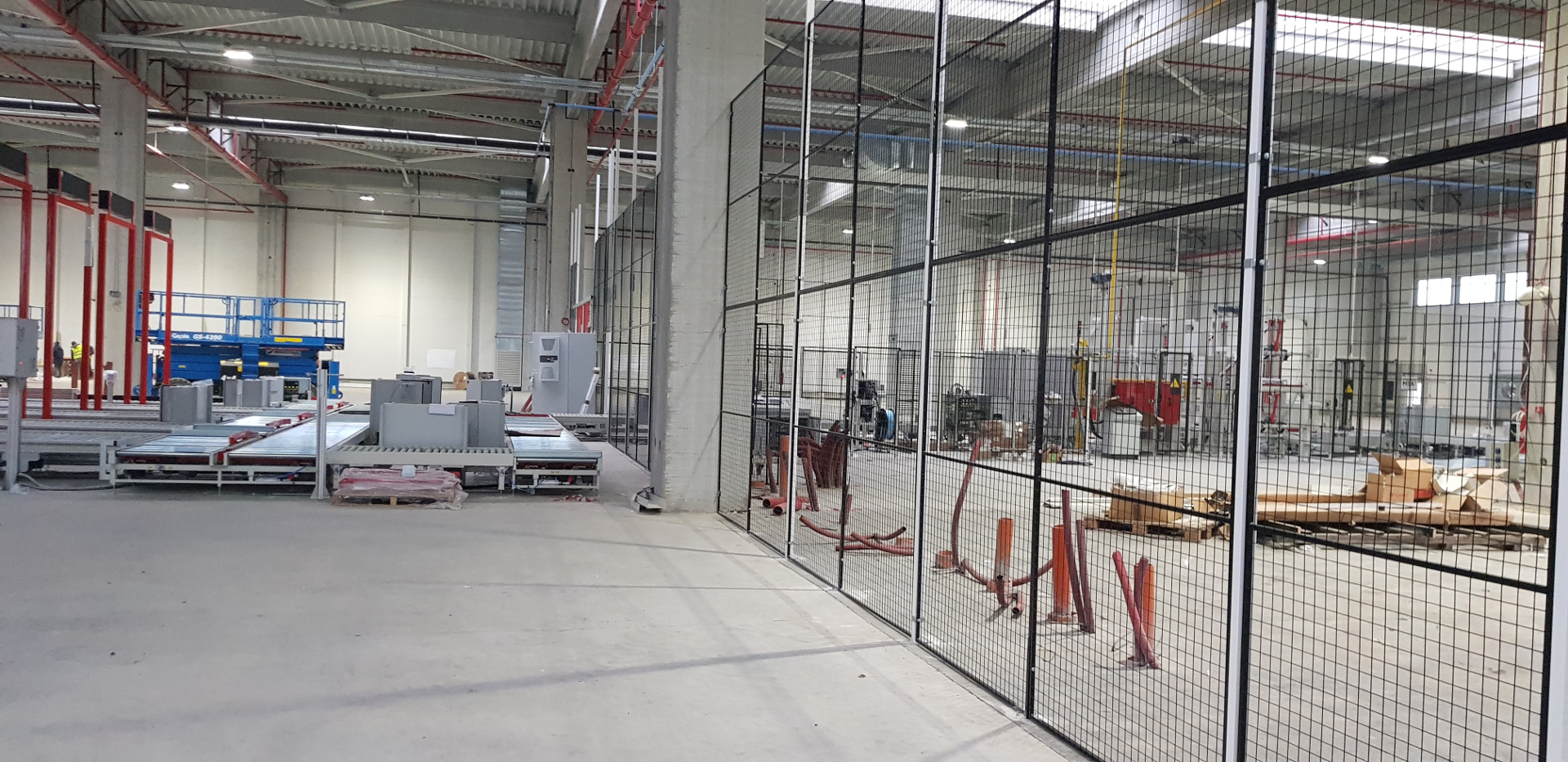 Partitii de depozite TROAX la fabrica Arctic