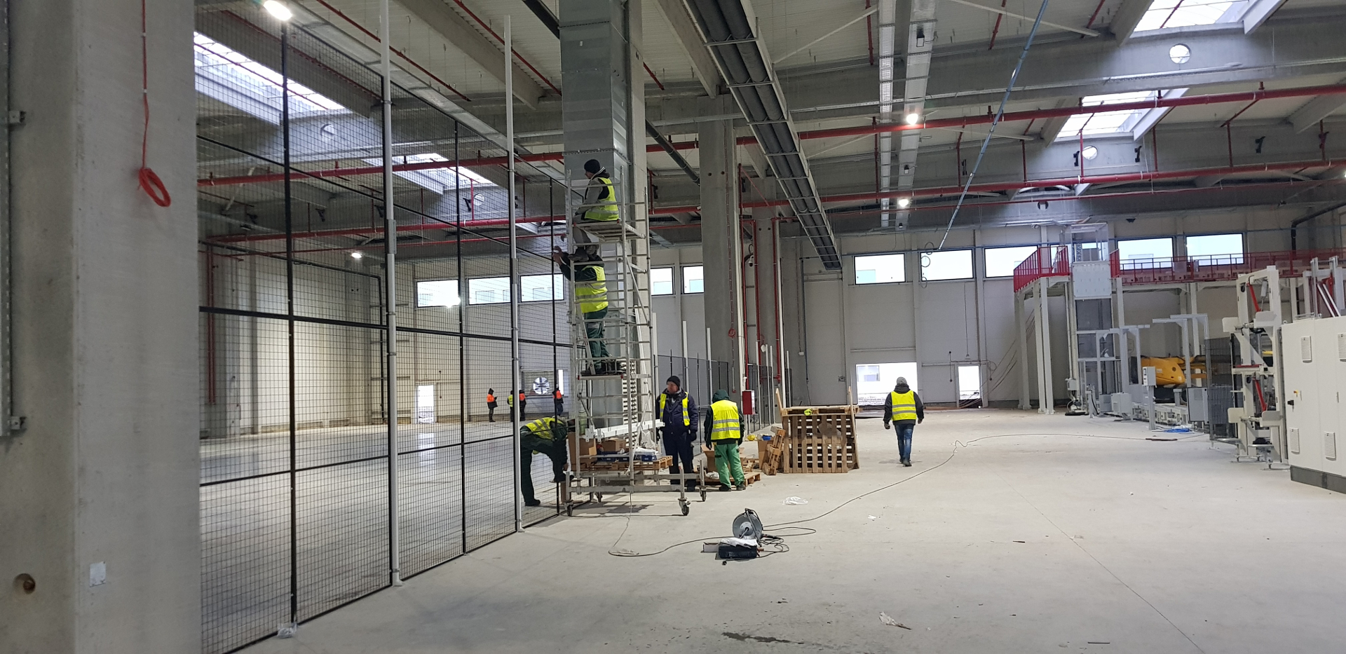 Partitii de depozite TROAX la fabrica Arctic