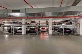 Un concept verde de parcare auto - Sistemul de parcare Wöhr Combilift 552 ofera pana la 3 randuri de parcare in adancime