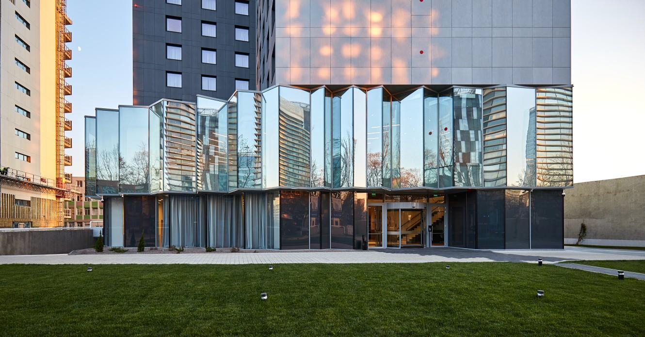 Guardian Glass furnizeaza sticla pentru fatadele vitrate ale primului hotel Courtyard by Marriott din Romania