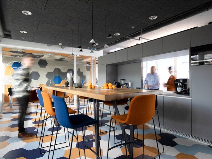 HERADESIGN® creative in "Workingcafé"- ul firmei SER Austria
