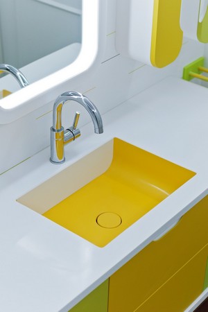 HI-MACS in amenajarea bailor - pentru un spatiu igienic si usor de curatat