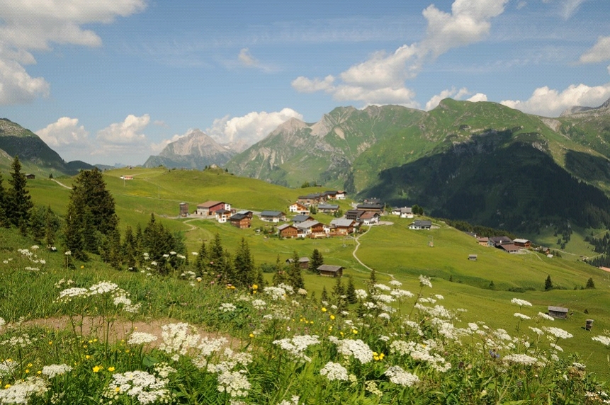 Scoala si cladirea multifunctionala din Brand, Vorarlberg, Austria