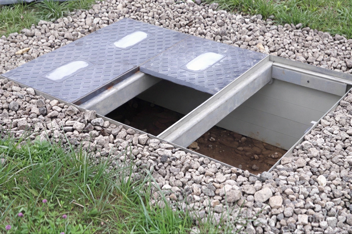 Instalarea cutiei de distributie pentru cabluri Niedax PAFS