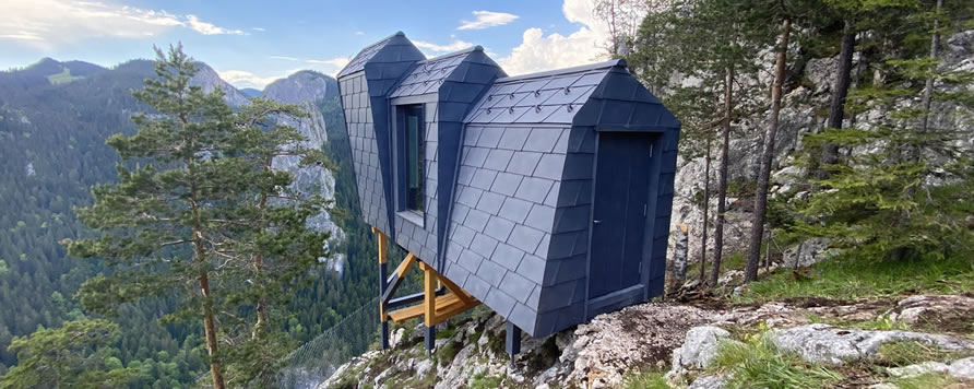 Refugii montane panoramice in Parcul National Cheile Bicazului-Hasmas realizate cu sindrila PREFA