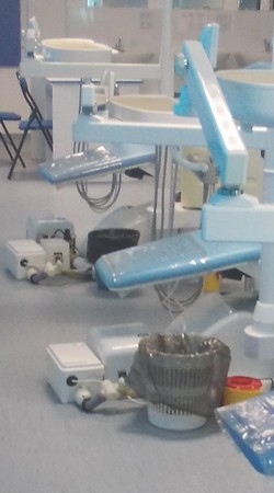 Amenajarea unuia dintre cabinetele Facultatii de Medicina Dentara din Iasi