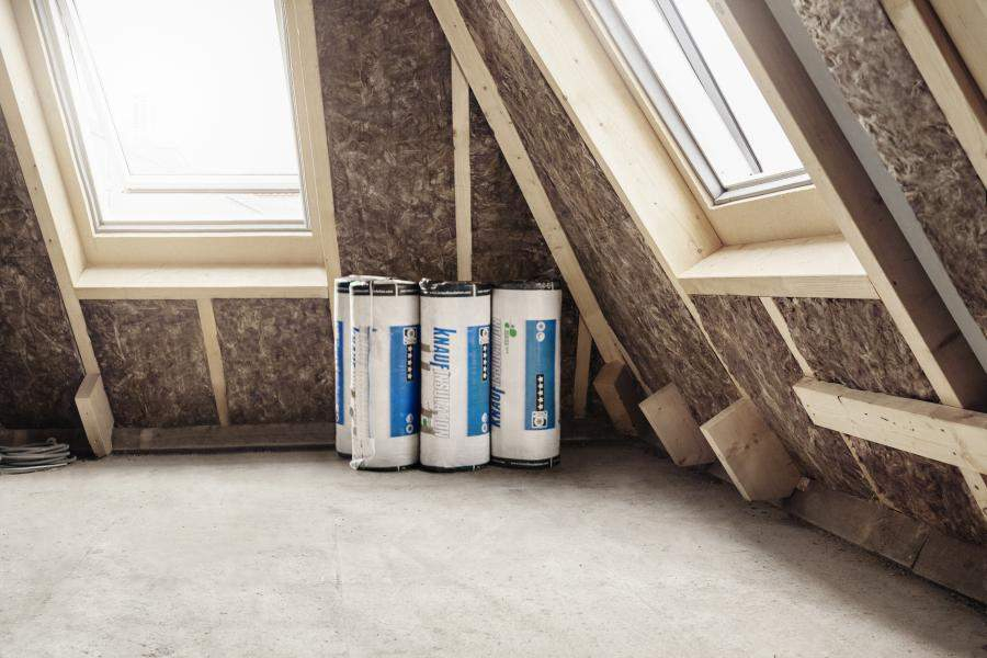 Sfaturi practice pentru alegerea vatei minerale Knauf Insulation, esentiala in proiectele de izolare termica si acustica, pentru un mediu confortabil si eficient energetic