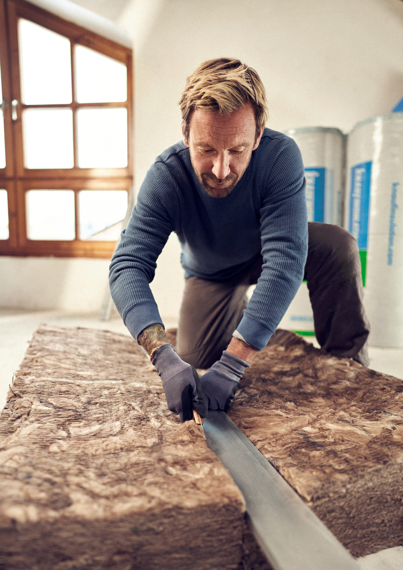 Sfaturi practice pentru alegerea vatei minerale Knauf Insulation, esentiala in proiectele de izolare termica si acustica, pentru un mediu confortabil si eficient energetic