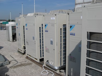 Modernizarea sistemului de climatizare in Torre Serenissima, turnul de birouri din Verona, Italia