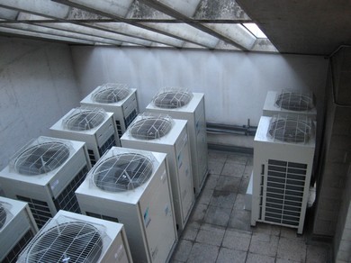 Modernizarea sistemului de climatizare in Torre Serenissima, turnul de birouri din Verona, Italia