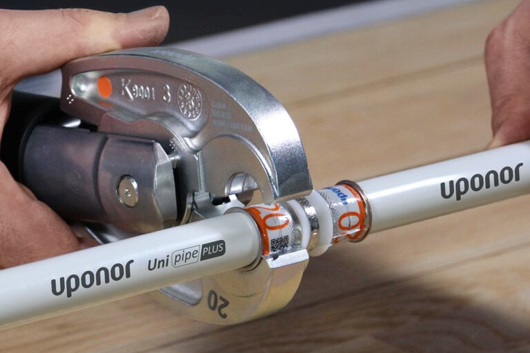Mai putine fitinguri, mai multa libertate: Uponor S Press PLUS