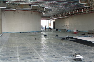 Incalzirea prin pardoseala Uponor si sistemul de termoactivare a betonului Zent-Frenger Batiso asigura temperatura optima din sediul companiei Leica
