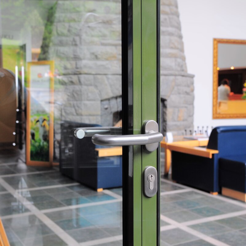 Usi rezistente la foc si partitii ASSA ABLOY