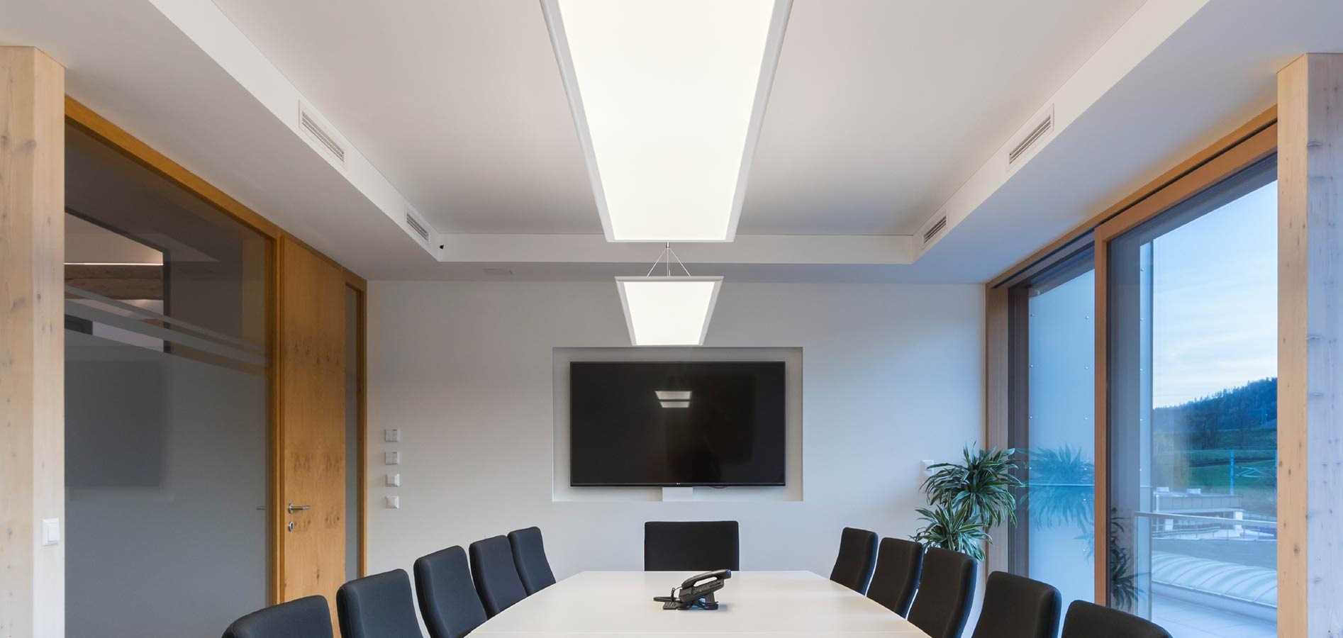 Corp de iluminat suspendat Trilux twenty3 2360 LED