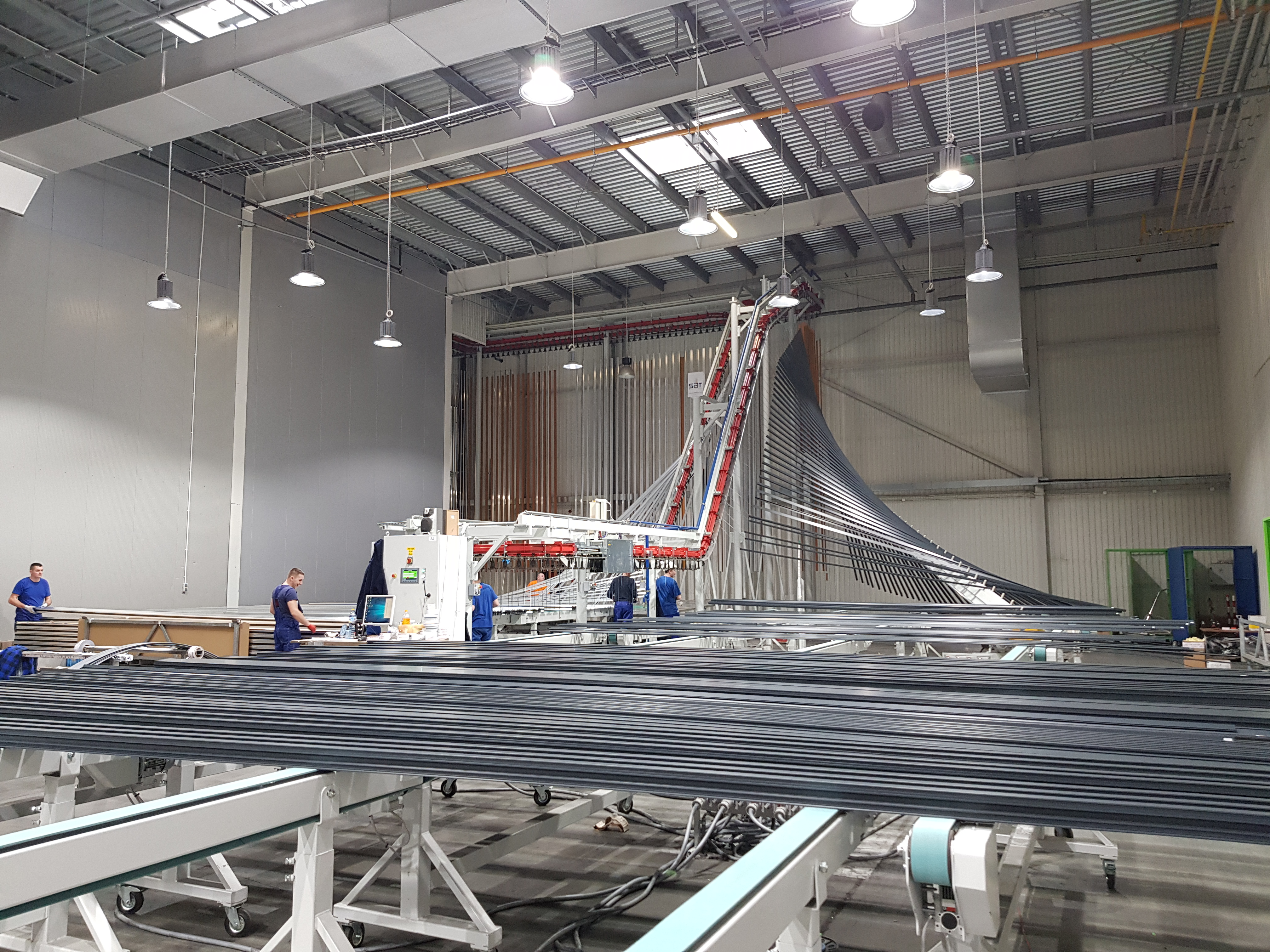 A doua instalatie de vopsire verticala cu particule de pulberi a fost instalata la fabrica Aliplast din Lublin, Polonia