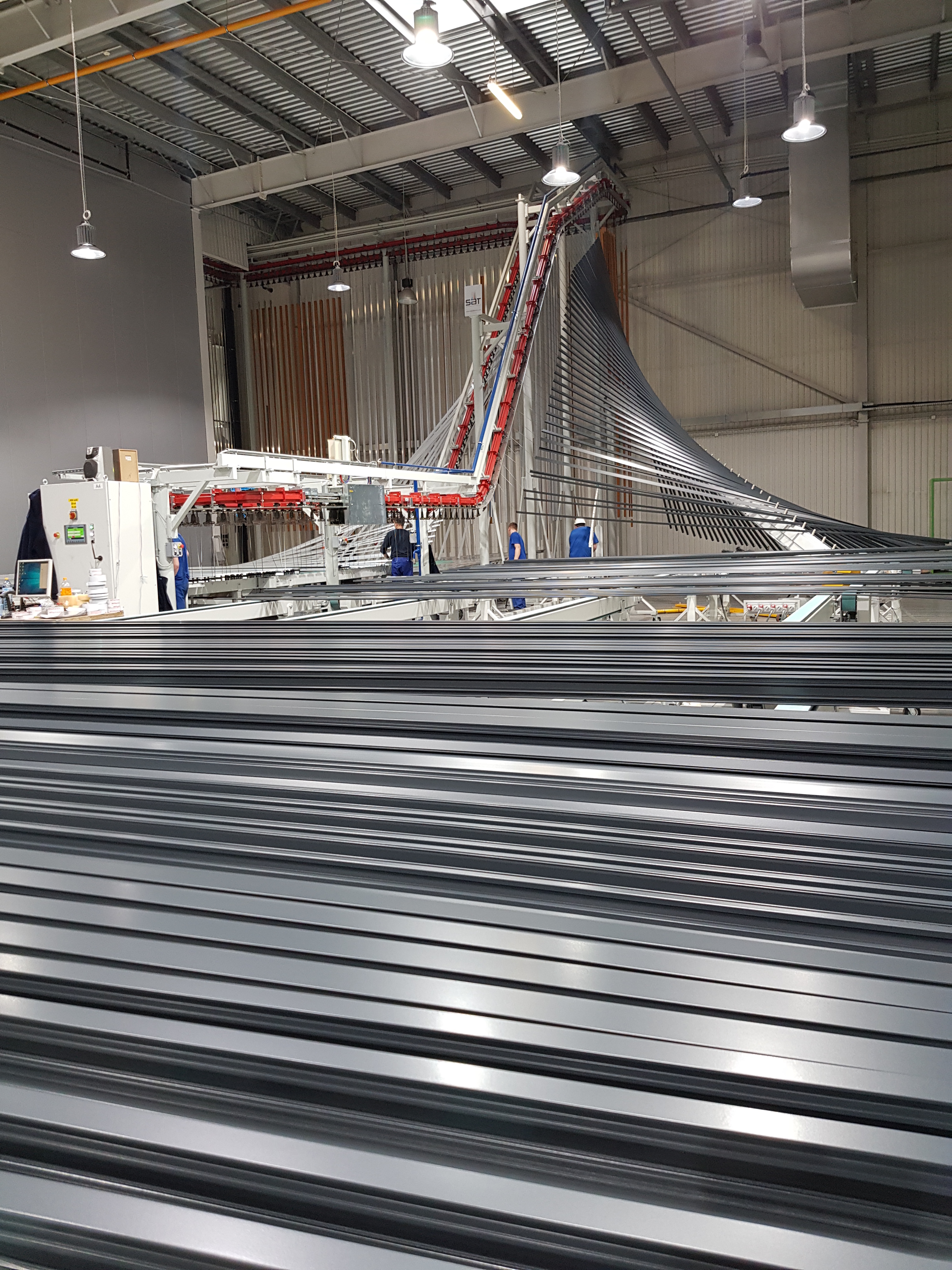 A doua instalatie de vopsire verticala cu particule de pulberi a fost instalata la fabrica Aliplast din Lublin, Polonia