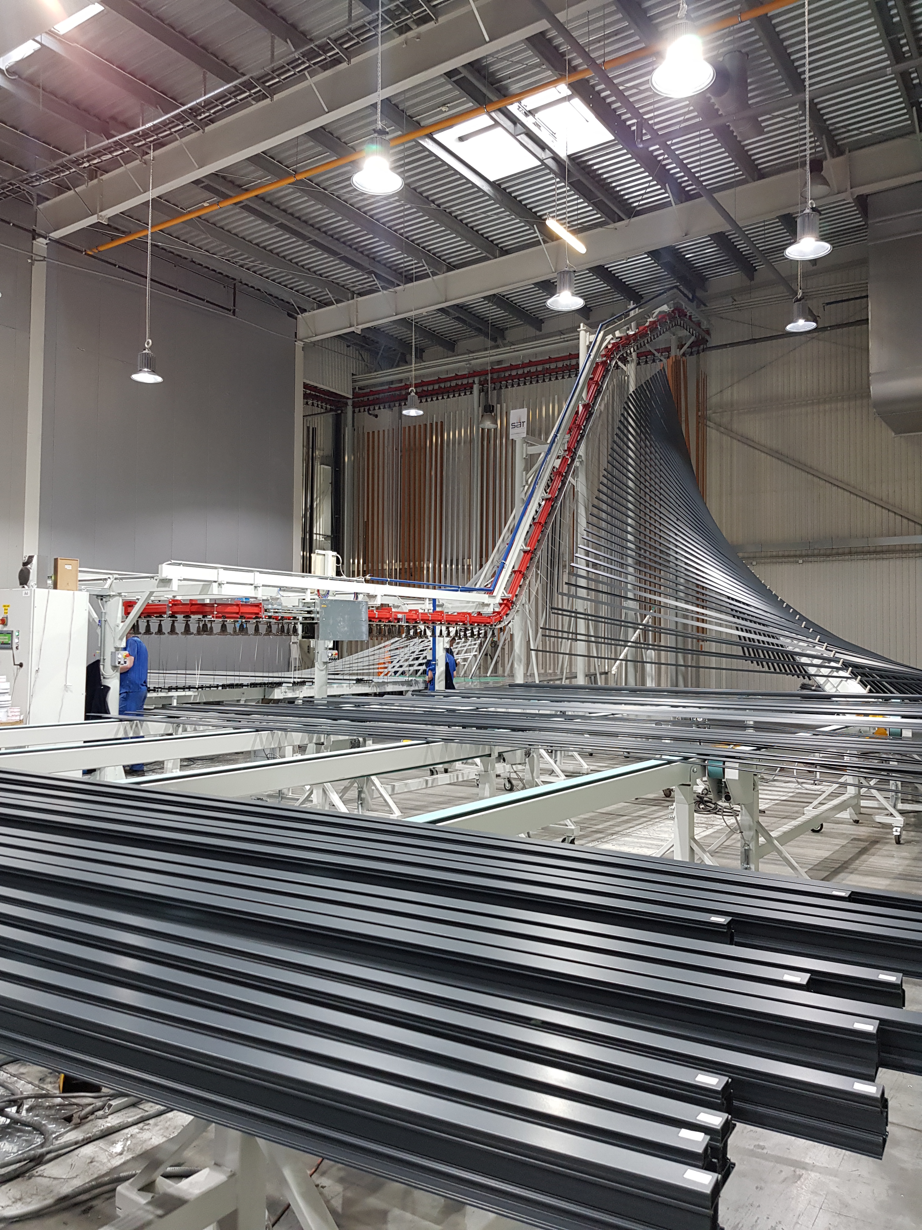 A doua instalatie de vopsire verticala cu particule de pulberi a fost instalata la fabrica Aliplast din Lublin, Polonia