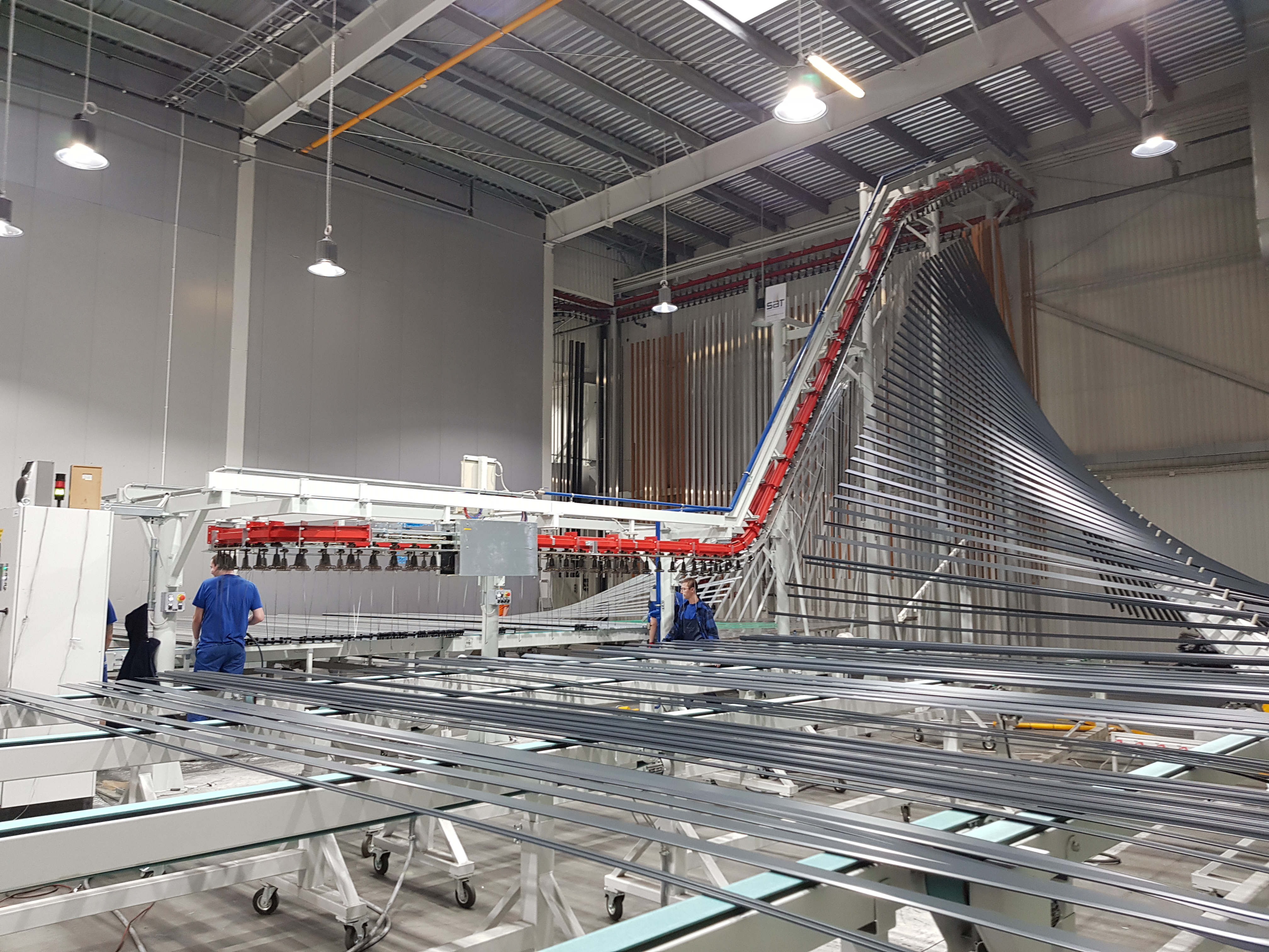 A doua instalatie de vopsire verticala cu particule de pulberi a fost instalata la fabrica Aliplast din Lublin, Polonia