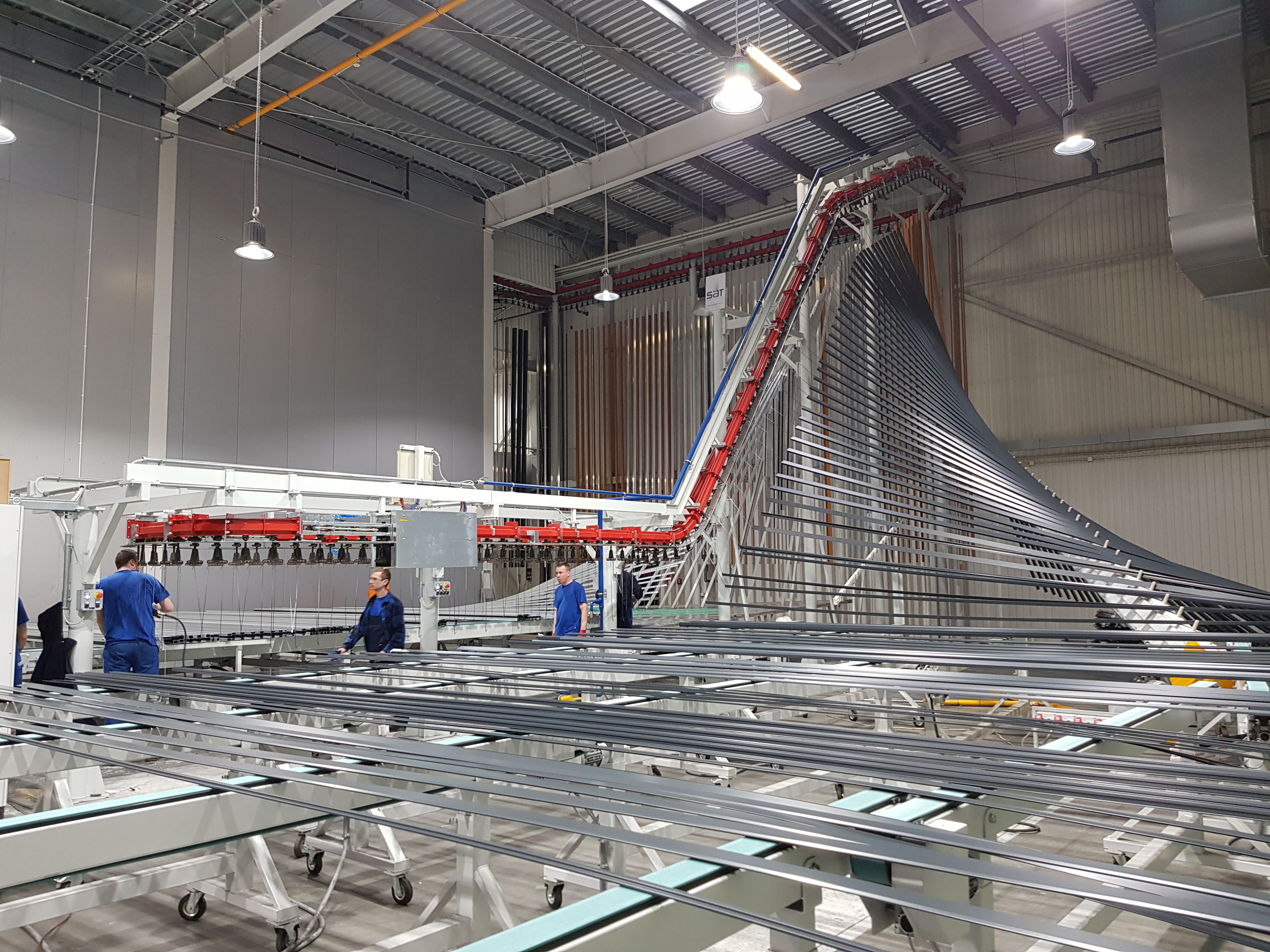 A doua instalatie de vopsire verticala cu particule de pulberi a fost instalata la fabrica Aliplast din Lublin, Polonia
