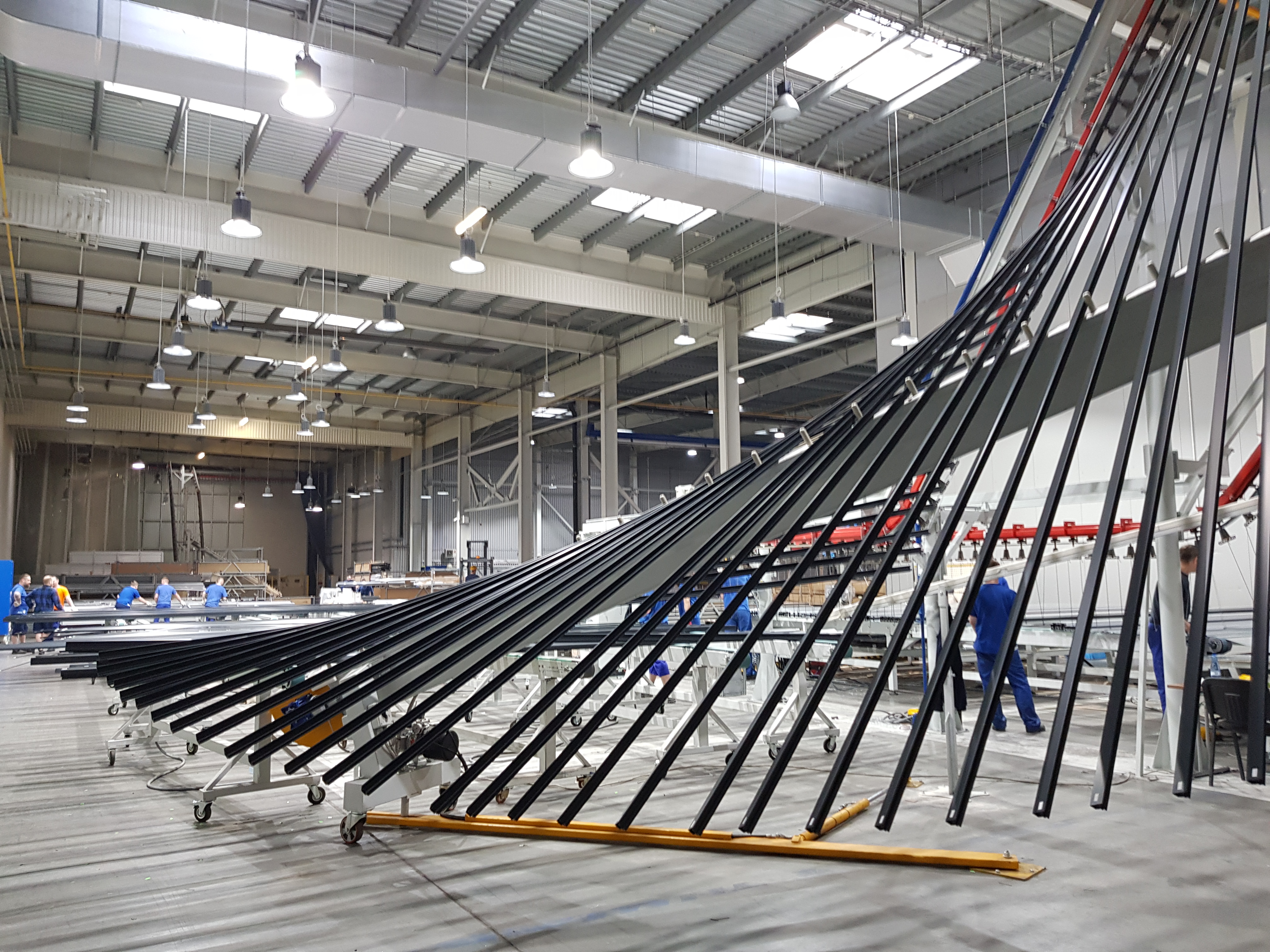 A doua instalatie de vopsire verticala cu particule de pulberi a fost instalata la fabrica Aliplast din Lublin, Polonia
