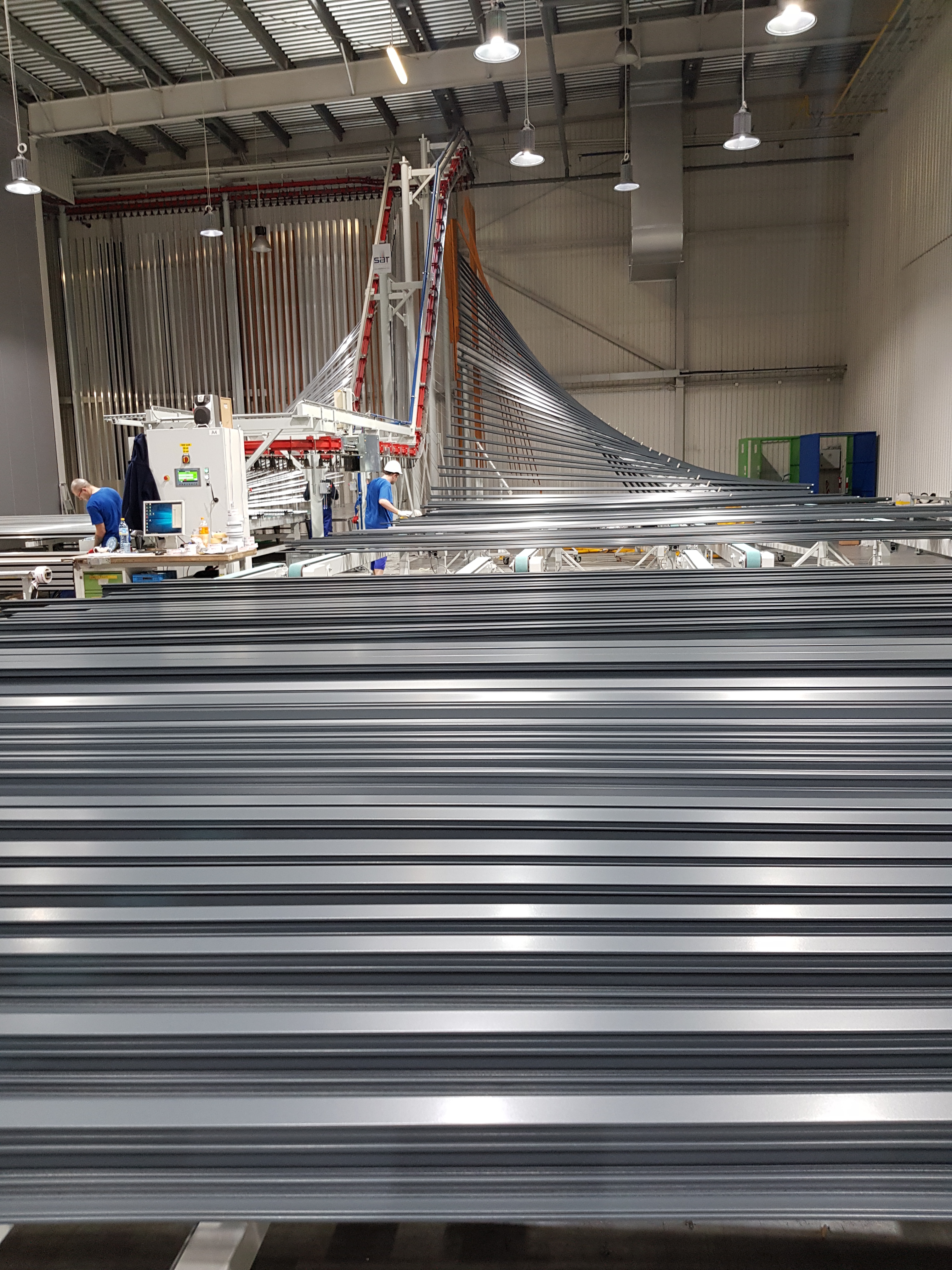 A doua instalatie de vopsire verticala cu particule de pulberi a fost instalata la fabrica Aliplast din Lublin, Polonia