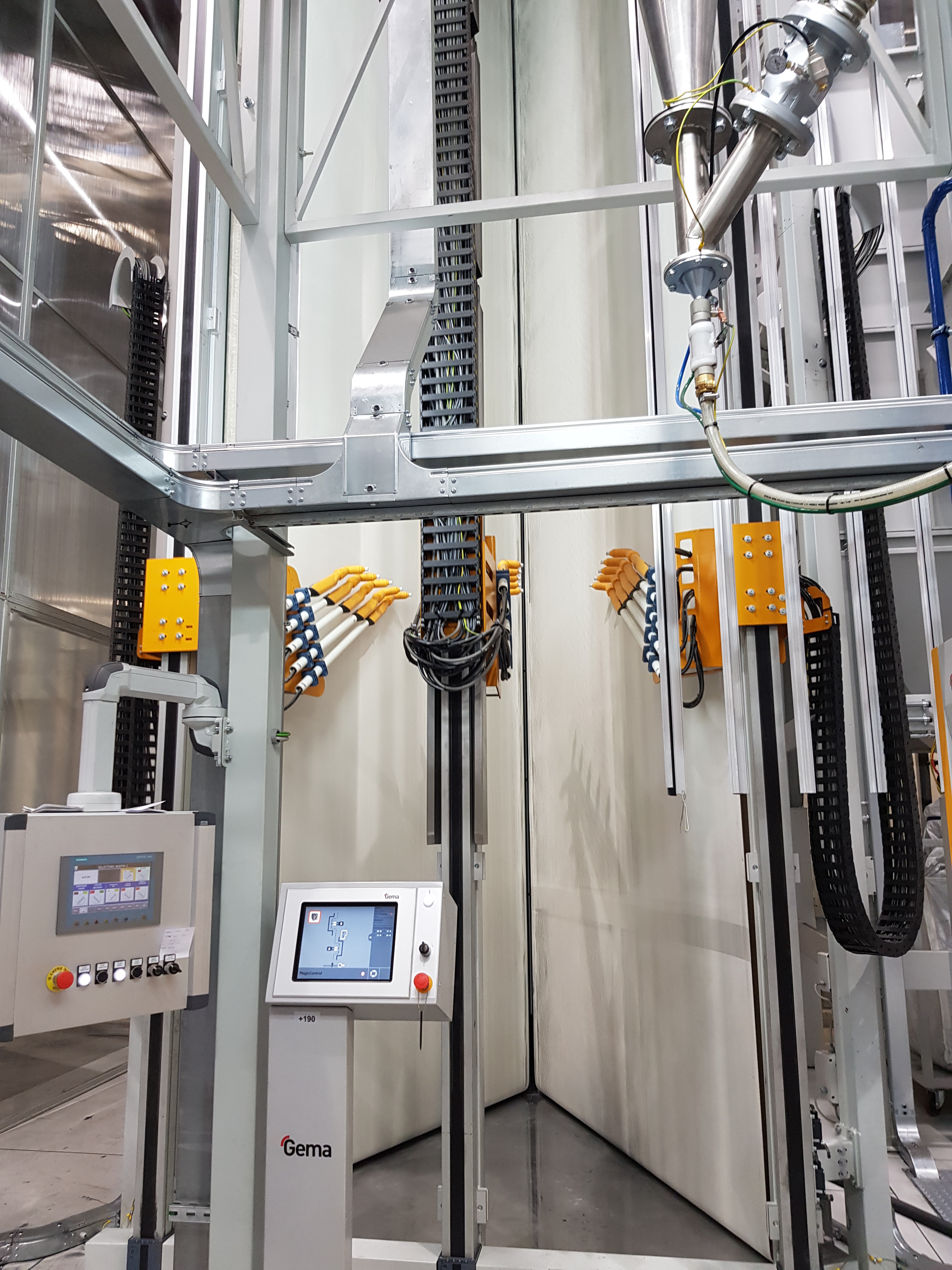 A doua instalatie de vopsire verticala cu particule de pulberi a fost instalata la fabrica Aliplast din Lublin, Polonia