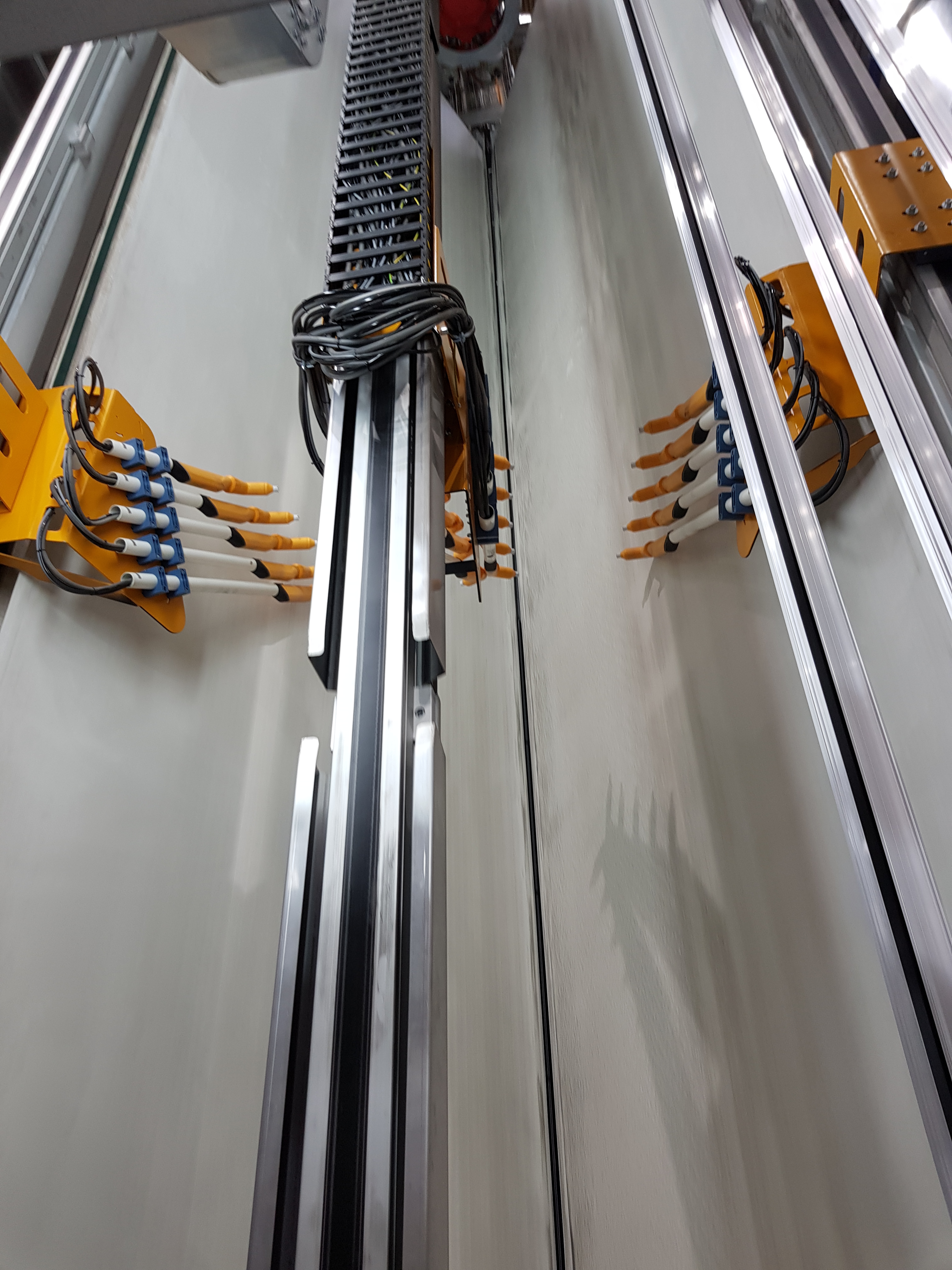 A doua instalatie de vopsire verticala cu particule de pulberi a fost instalata la fabrica Aliplast din Lublin, Polonia
