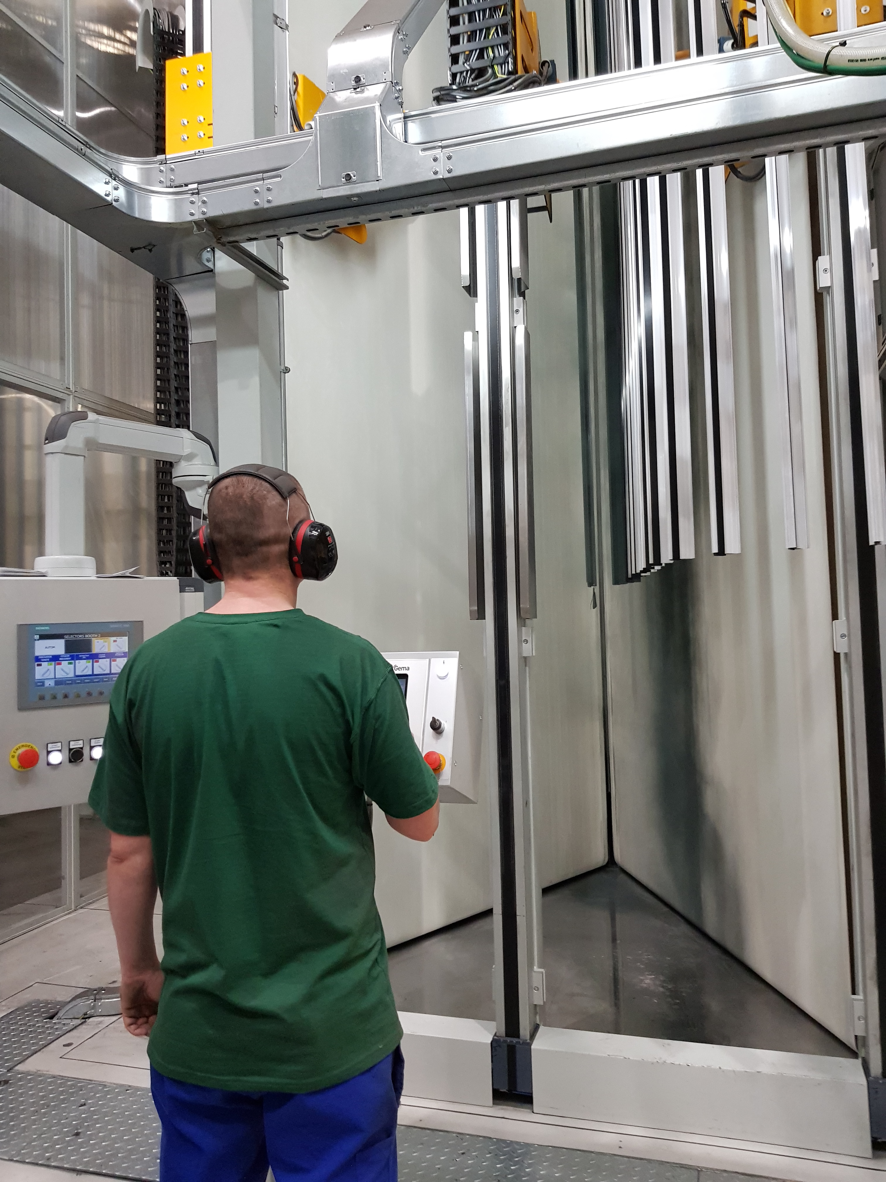 A doua instalatie de vopsire verticala cu particule de pulberi a fost instalata la fabrica Aliplast din Lublin, Polonia