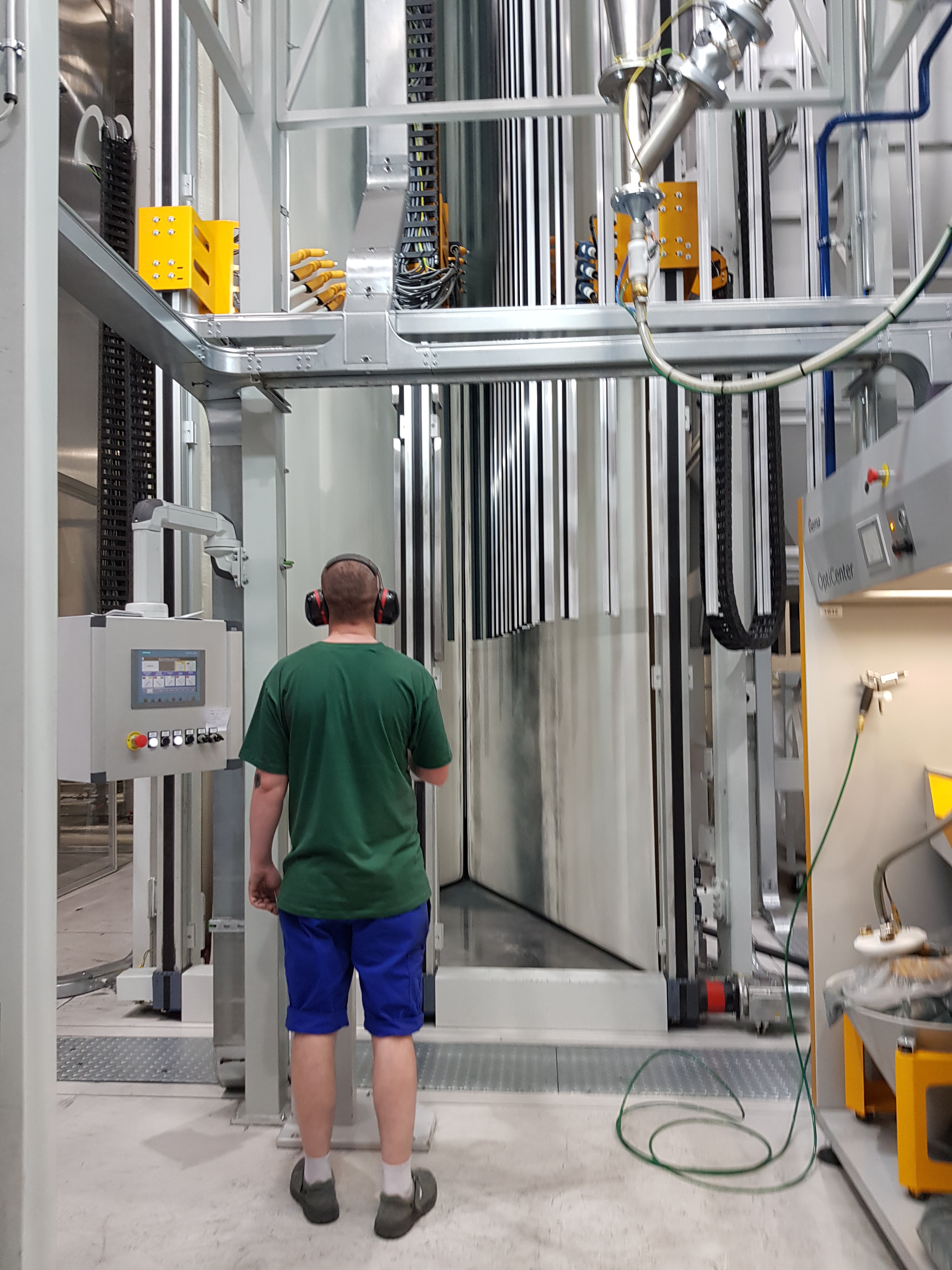 A doua instalatie de vopsire verticala cu particule de pulberi a fost instalata la fabrica Aliplast din Lublin, Polonia