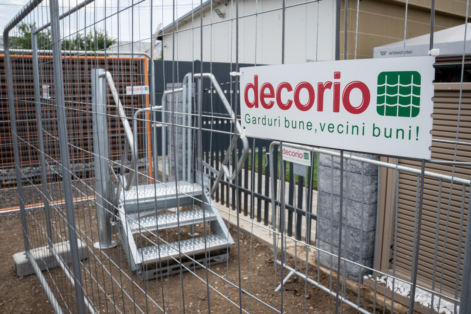 Decorio a deschis primul showroom pentru imprejmuiri rezidentiale