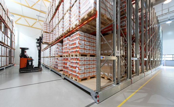dexion_storage_solutions_sistem_mobil_paleti_movo