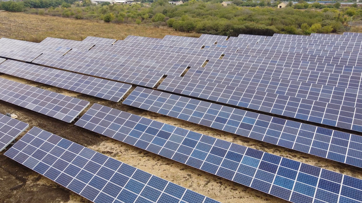 Sisteme de montaj pentru panouri fotovoltaice cu instalare la sol E-Solar