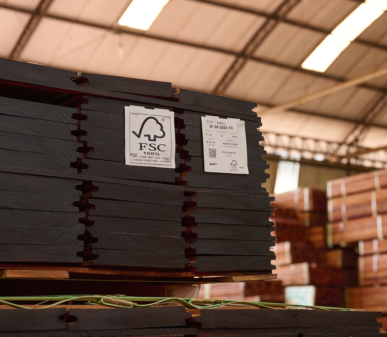 Jatoba, lemnul tropical certificat FSC, utilizat la fabricarea produselor mmcité