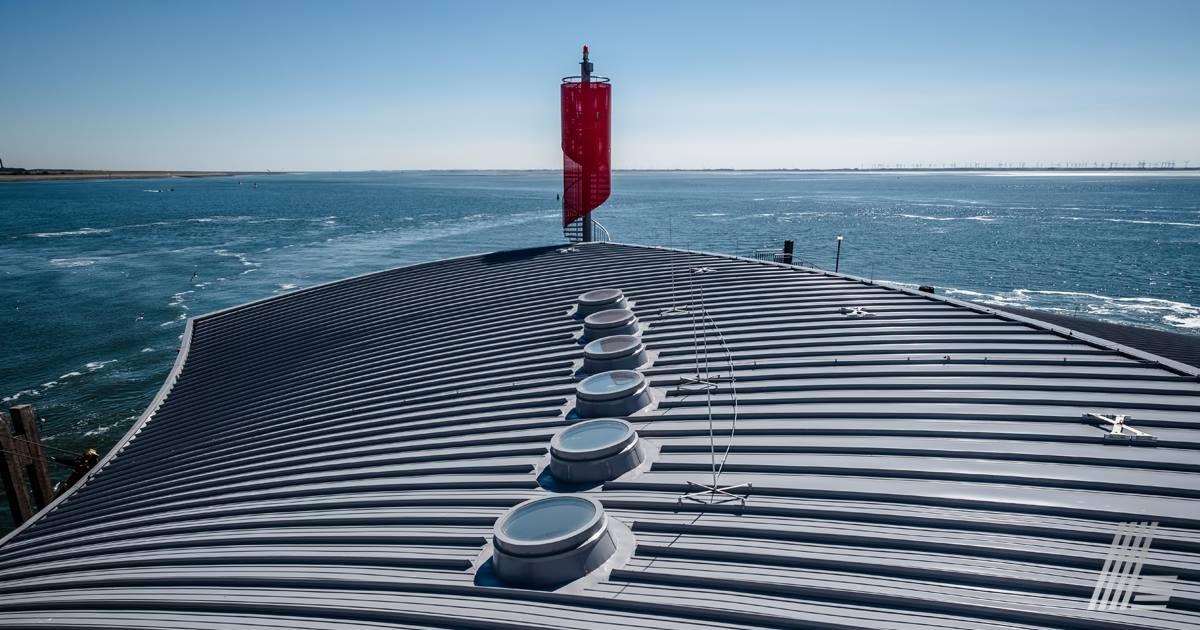 Versiunea rotunda a elementului de sticla Lamilux CI-System F100 a fost distinsa cu premiul The German Design Award