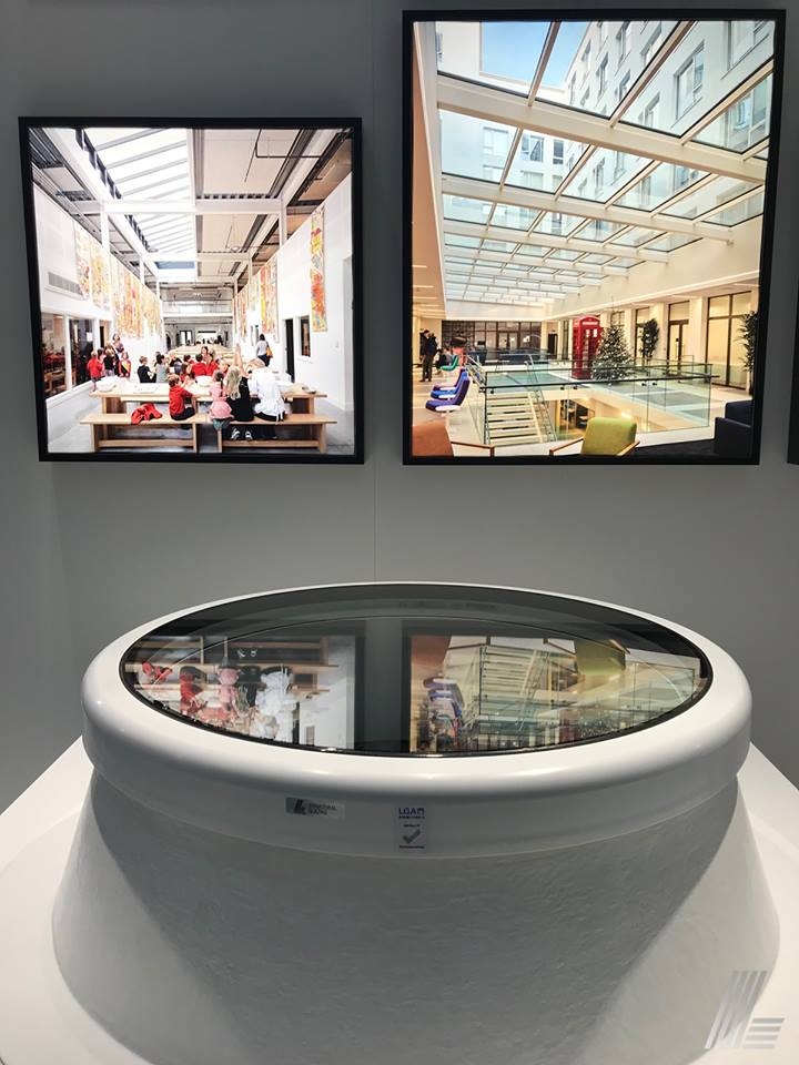 Versiunea rotunda a elementului de sticla Lamilux CI-System F100 a fost distinsa cu premiul The German Design Award