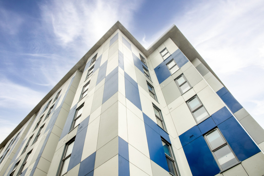 Menatwork: Fatadele ventilate James Hardie pot fi solutia pentru confortul termic urban