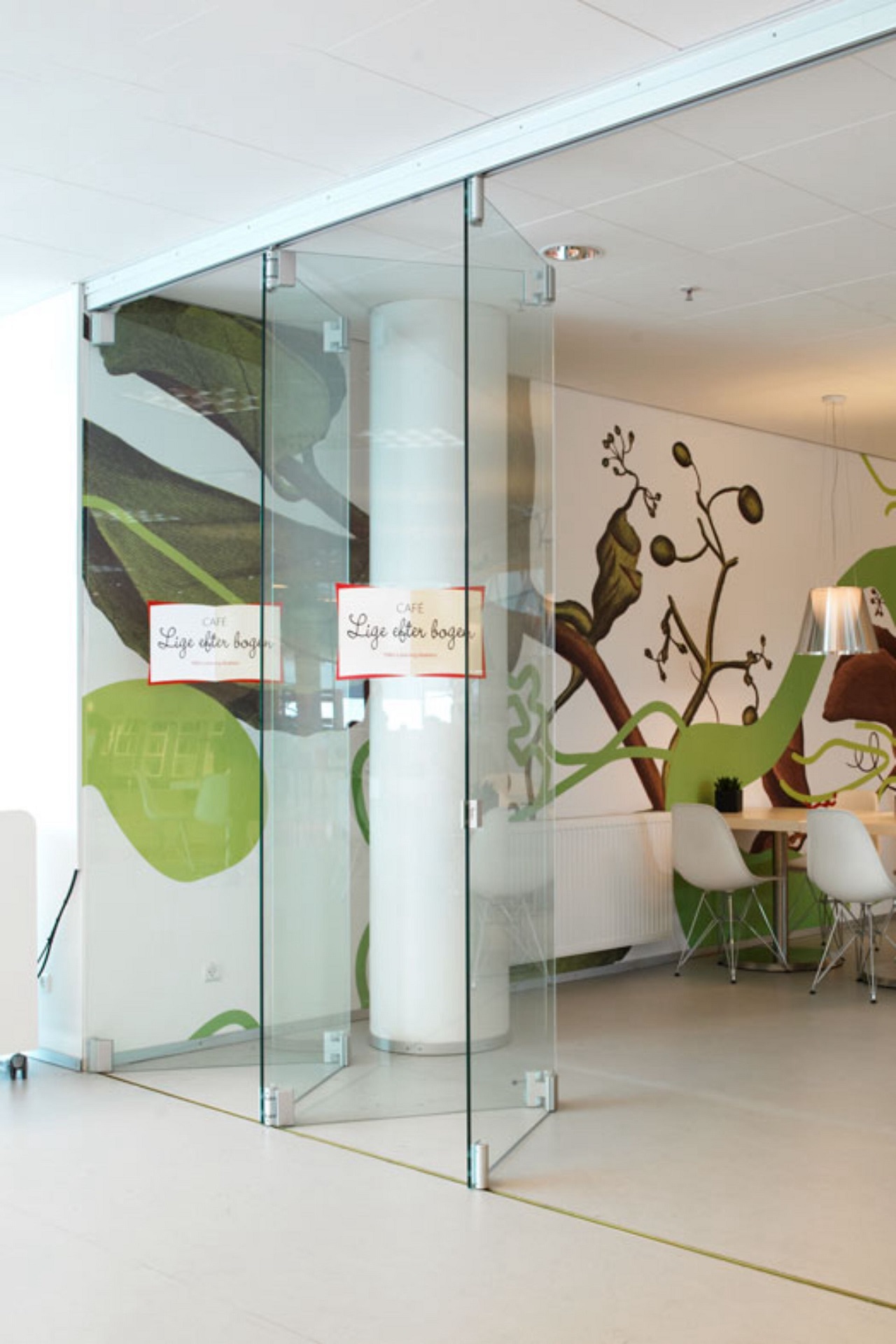 DEKO partition - fast and flexible space division solutions for workspaces