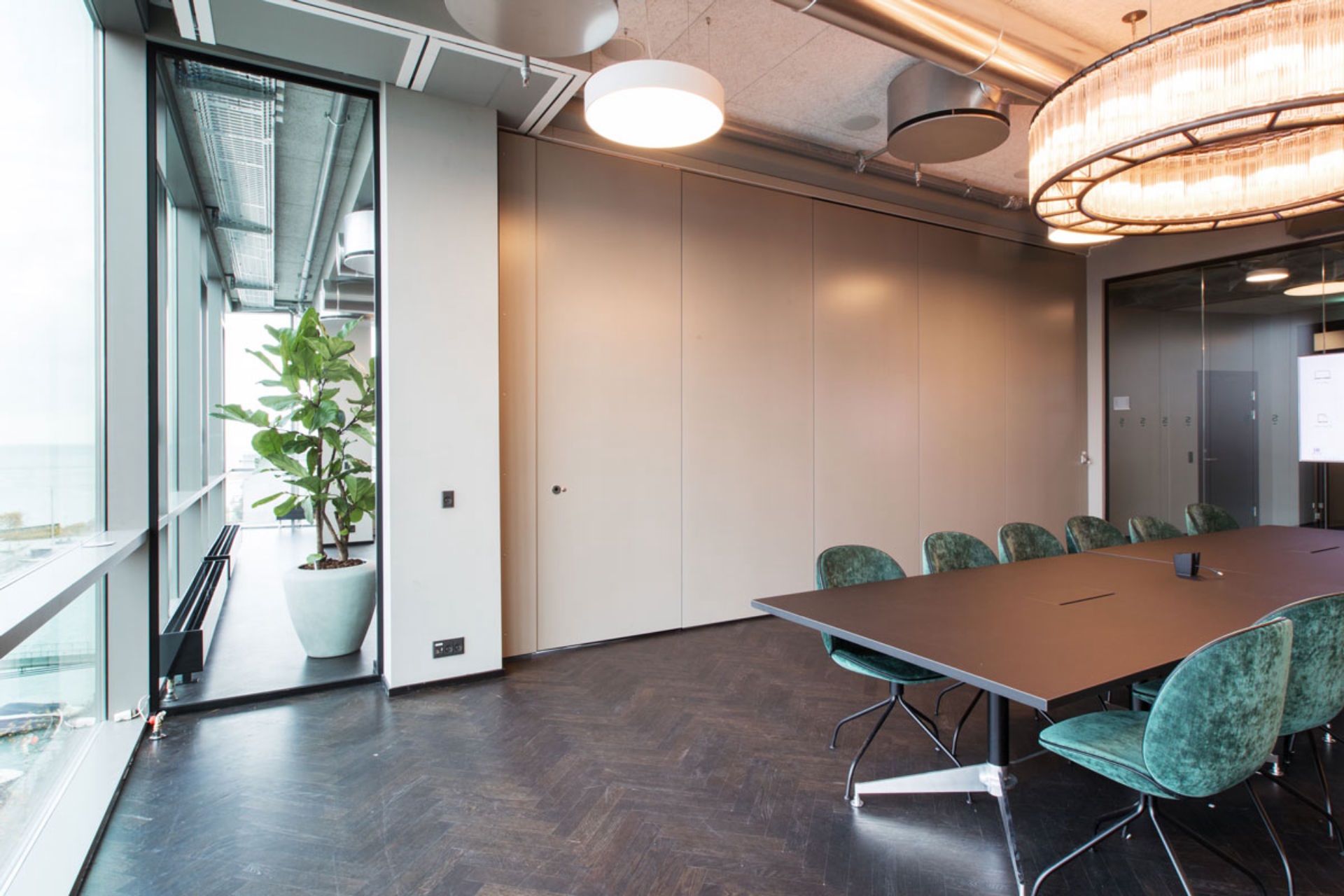 DEKO partition - fast and flexible space division solutions for workspaces