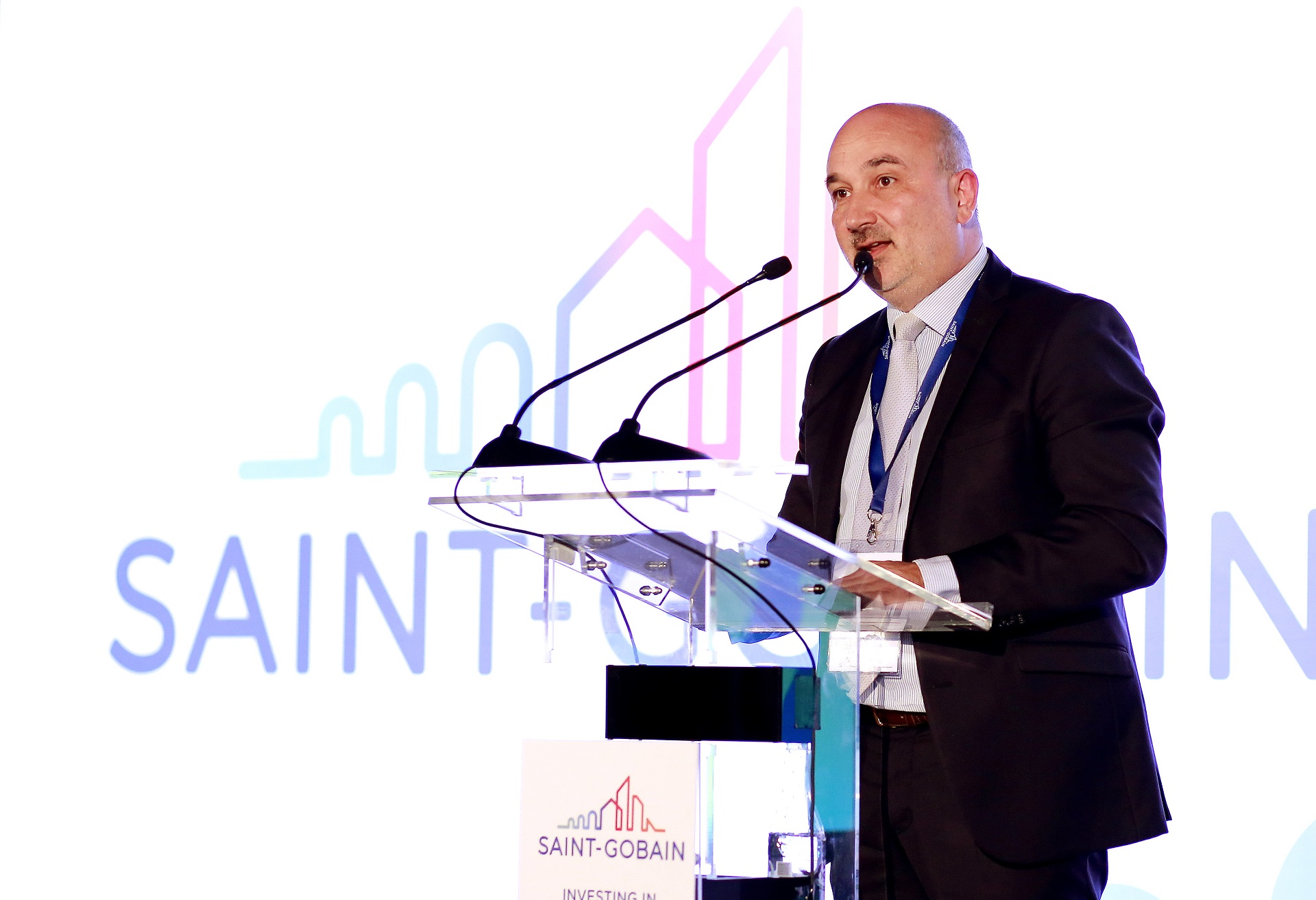 Saint-Gobain Romania isi retehnologizeaza linia de productie a sticlei float din Calarasi