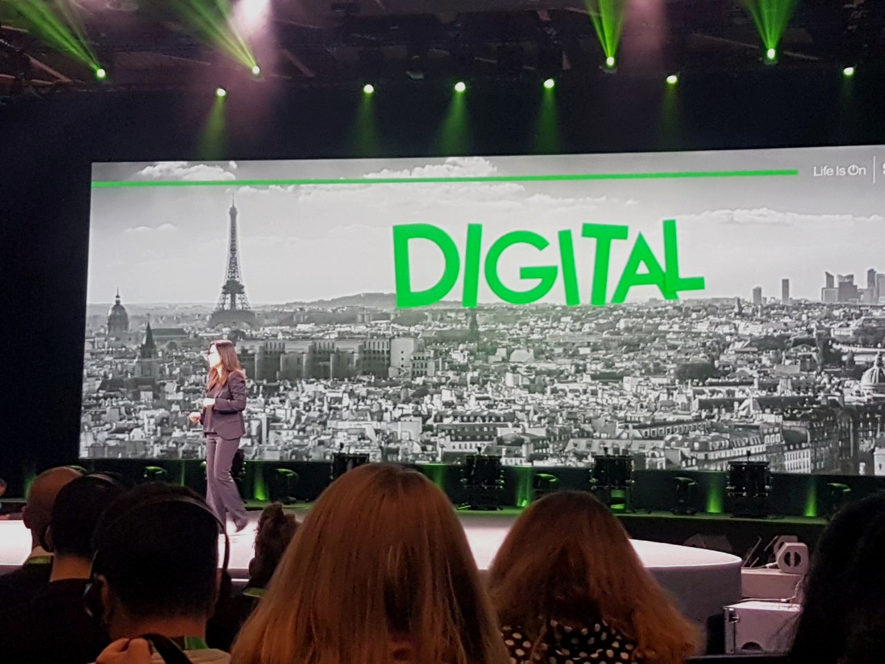 Schneider Electric prezent la Innovation Summit Paris 2018