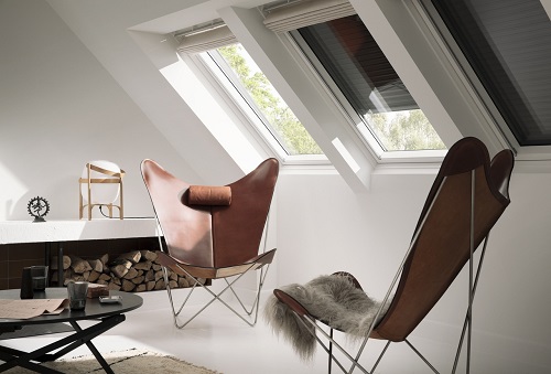 Mansarda racoroasa cu ajutorul parasolarului si al roletelor exterioare VELUX