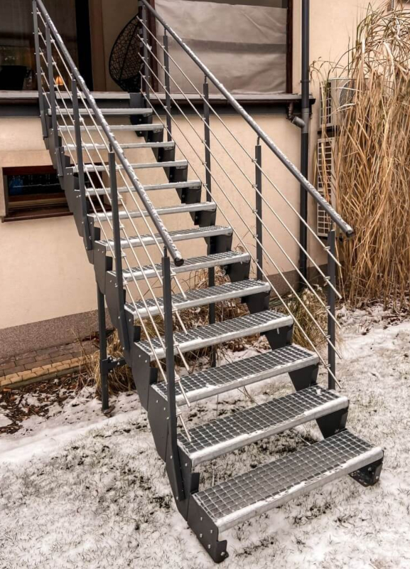 Scari metalice modulare ASTA
