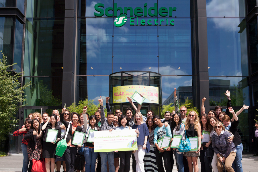 Schneider Electric ii provoaca pe studenti sa contribuie la dezvoltarea oraselor viitorului